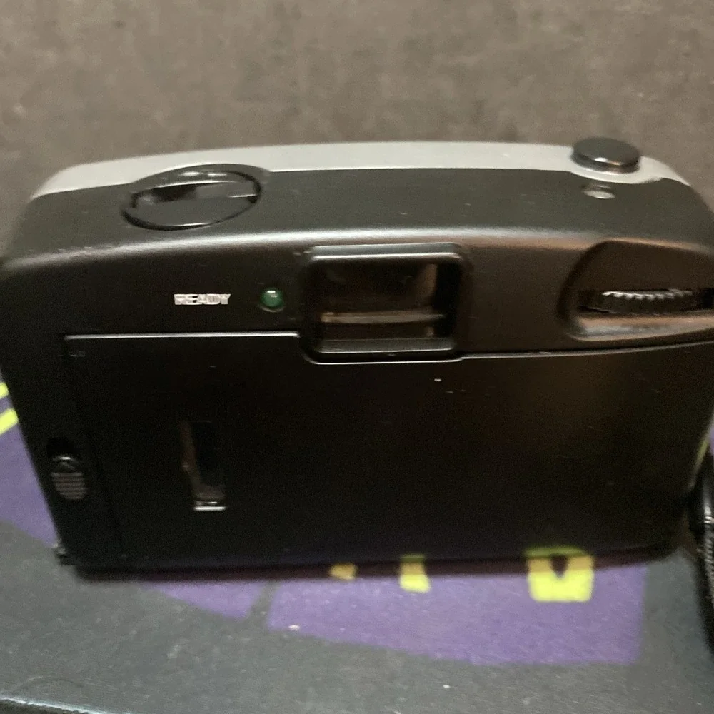 Vintage Easy Shot ES17 CC Focus Free Point And Shoot Film Camera B2